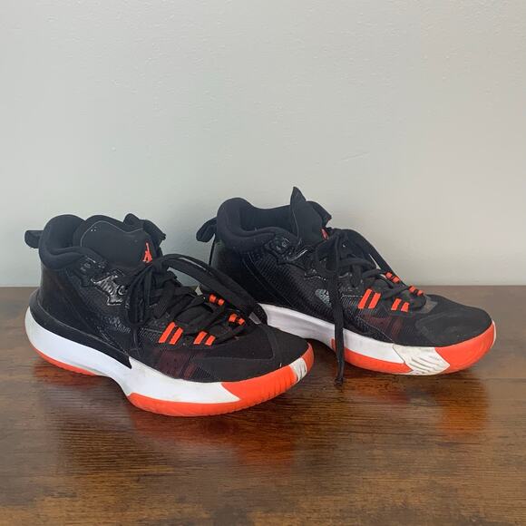 Nike Jordan Other - Nike Jordan Zion 1 Bloodline Black White Crimson Size 7Y